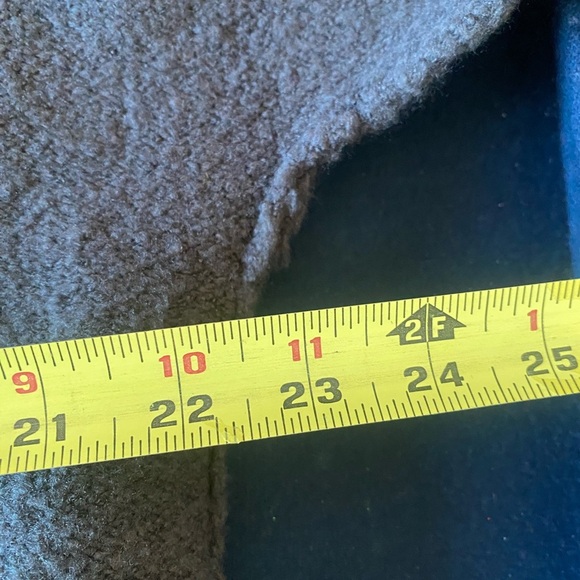 Cozy cardigan with cool "seams" and flattering design! See pic for more details! - Picture 7 of 8